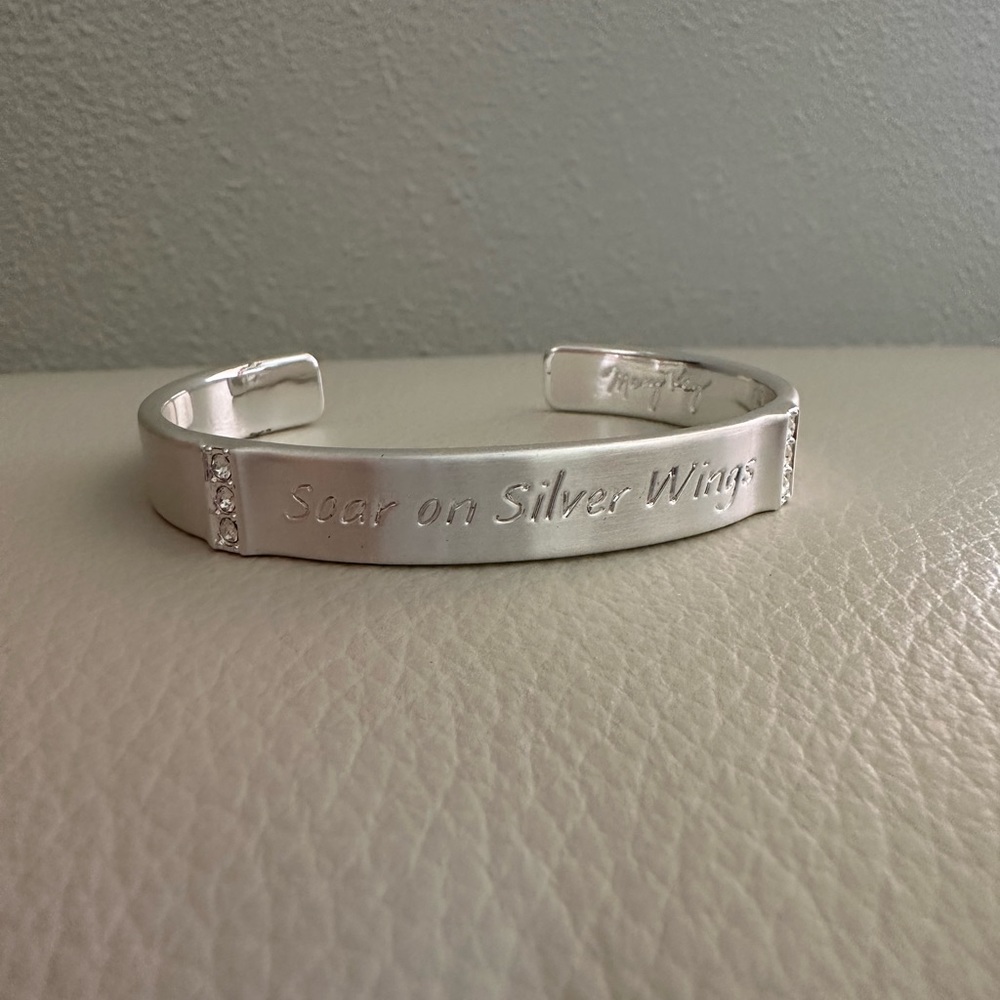 New Mary Kay Adjustable Silver Bracelet “Sour on Silver Wings”